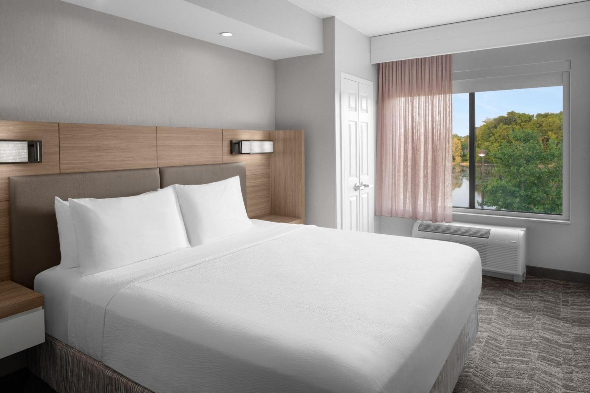 Springhill Suites By Marriott Grand Rapids Airport Southeast Cascade Exterior photo