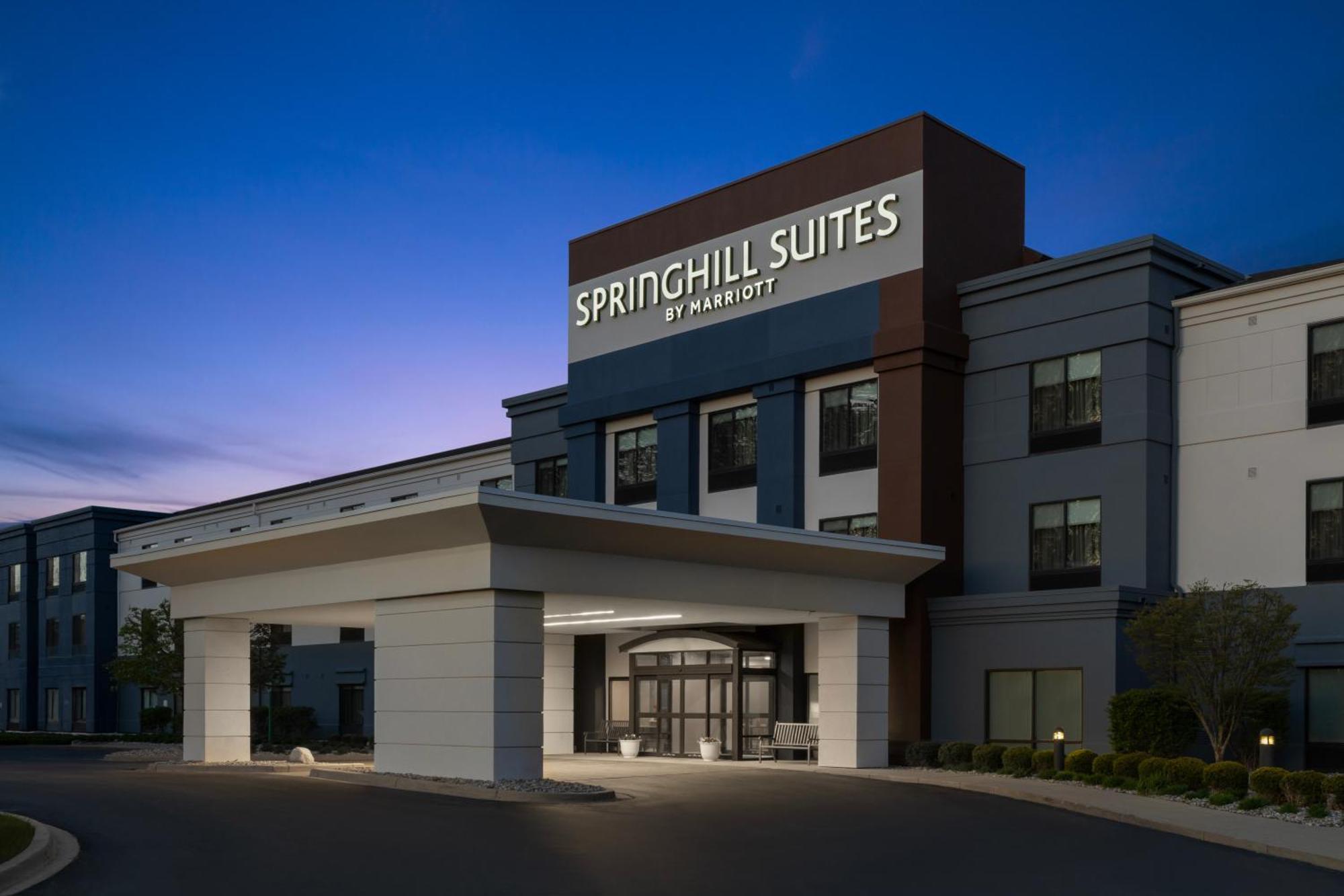 Springhill Suites By Marriott Grand Rapids Airport Southeast Cascade Exterior photo
