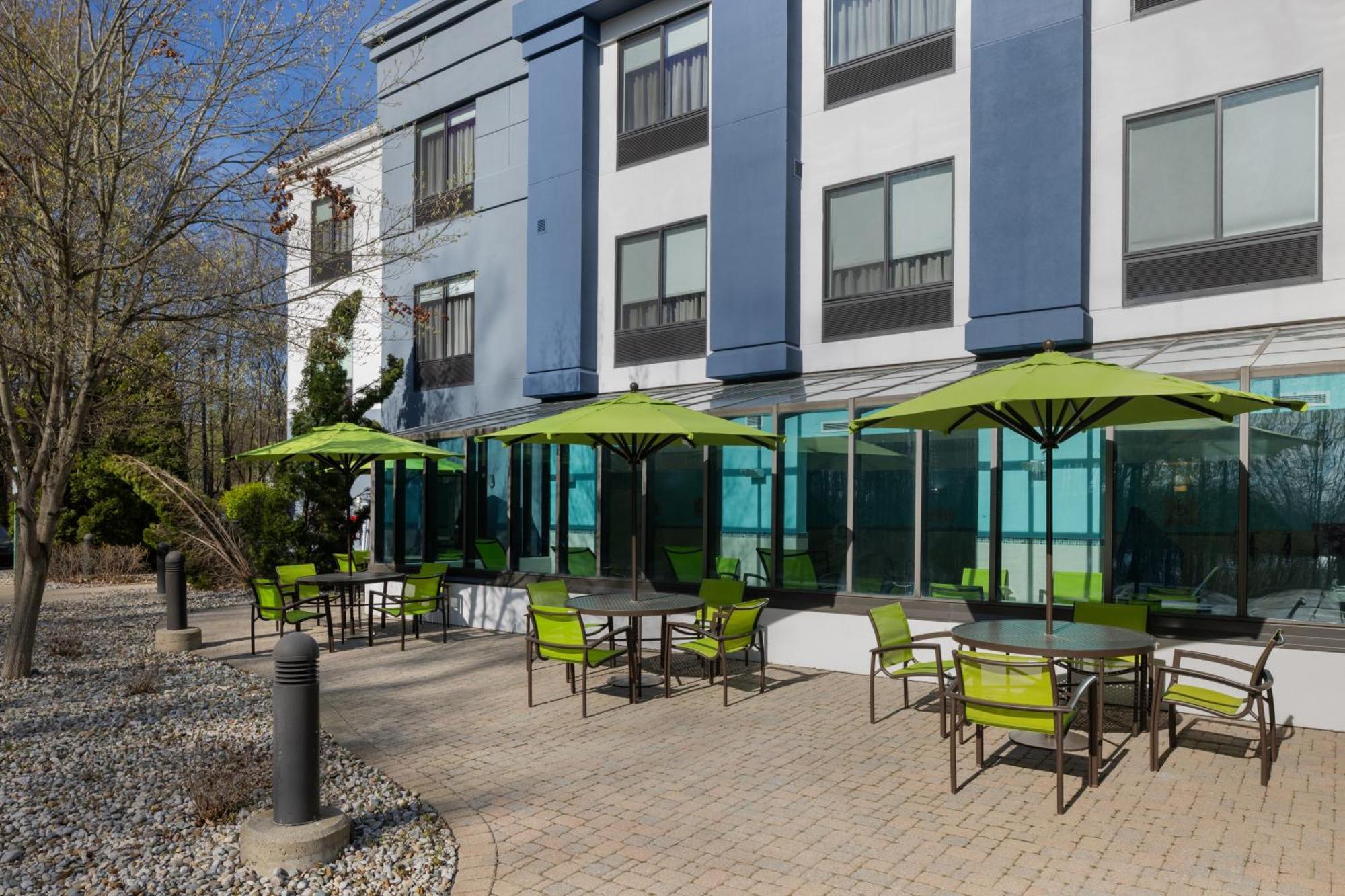 Springhill Suites By Marriott Grand Rapids Airport Southeast Cascade Exterior photo