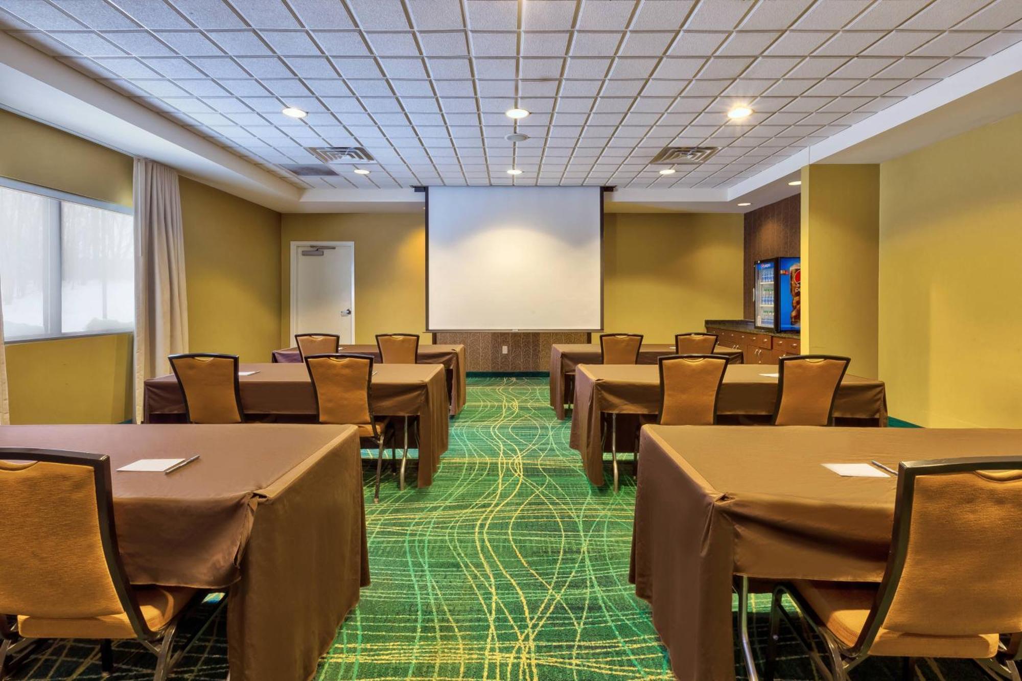 Springhill Suites By Marriott Grand Rapids Airport Southeast Cascade Exterior photo