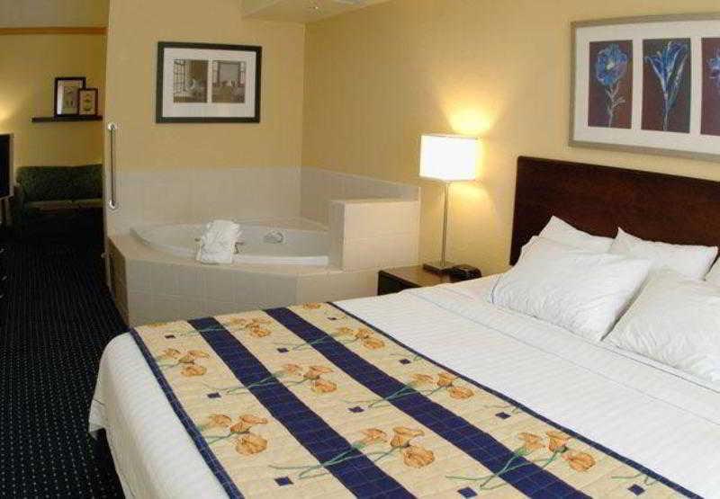 Springhill Suites By Marriott Grand Rapids Airport Southeast Cascade Room photo