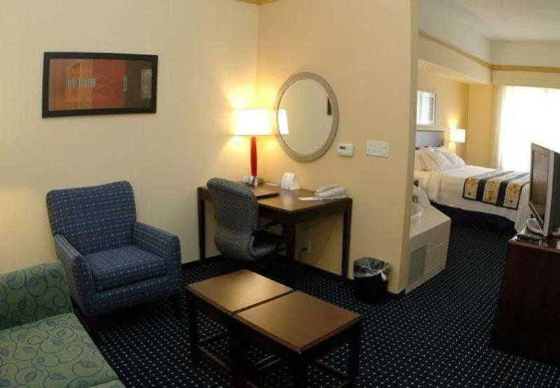 Springhill Suites By Marriott Grand Rapids Airport Southeast Cascade Exterior photo